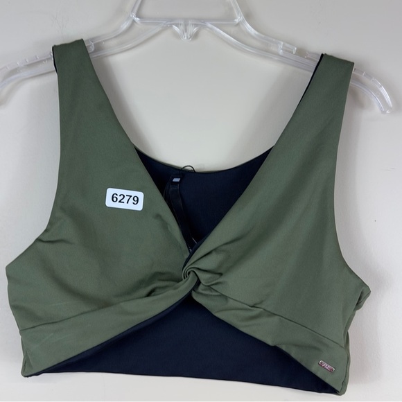 Pink active xlarge green / black nwot 15-1/2 p2p 15” waist with stretch - Picture 2 of 6